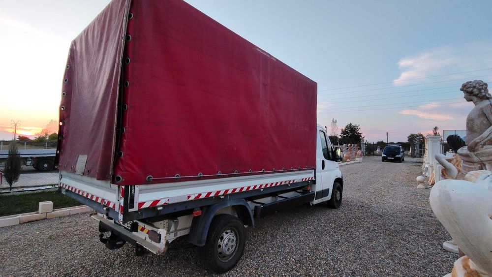 Camioneta - Autoutilitară Peugeot Boxer cu Prelată si Macara