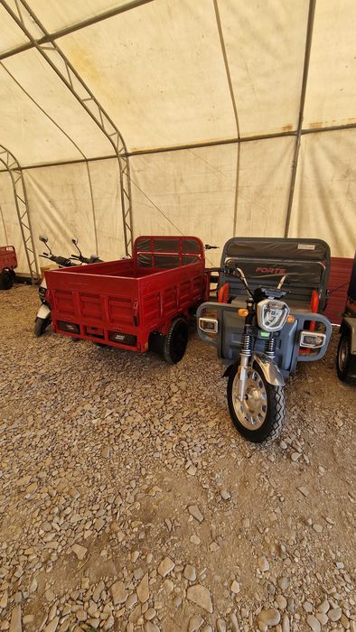 Triciclu Forte1000 cu bena cu motor DE 2000 W si reductor
