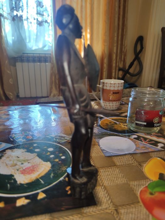 Статуэтка из черного дерева