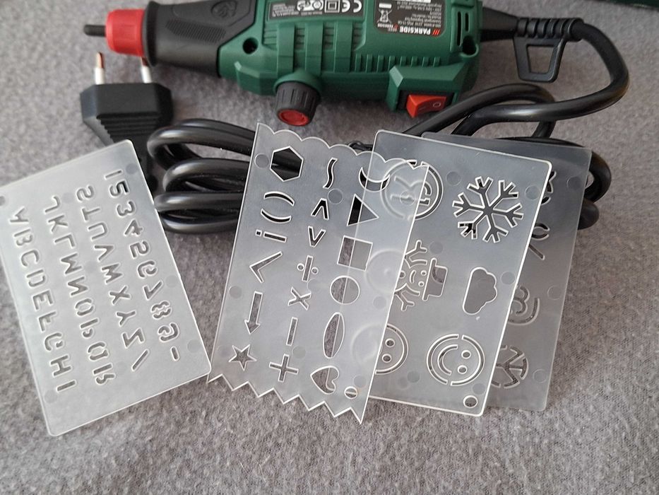 Aparat de gravură Parkside (model PGG 15 G6), destinată gravării pe diverse materiale precum metal, piatră, ceramică, plastic, sticlă și lemn