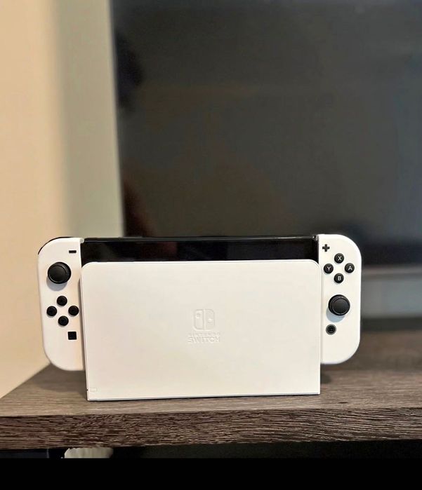 Nintendo Switch OLED 64gb с аксесоари