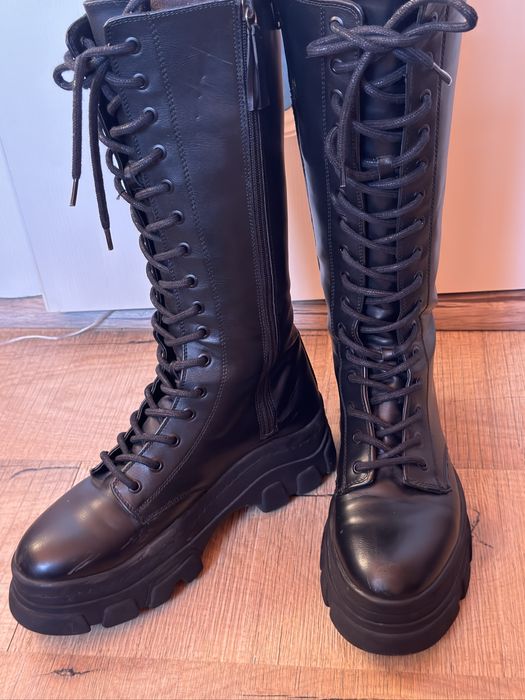 Зимни дамски ботуши Бершка