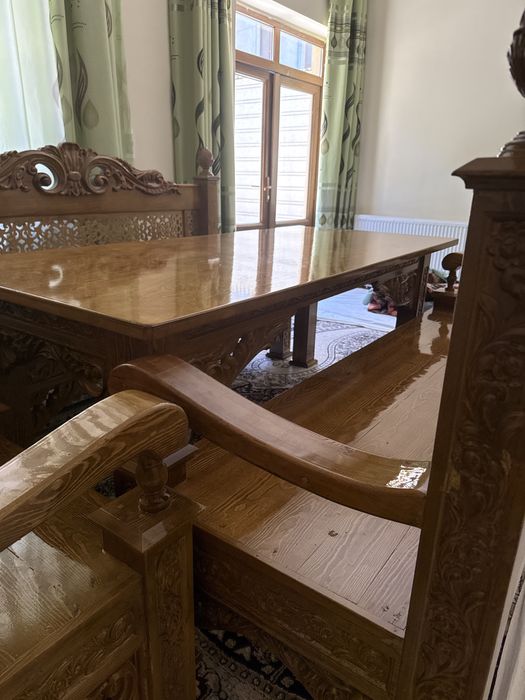 Dachiniy stol для гостиной