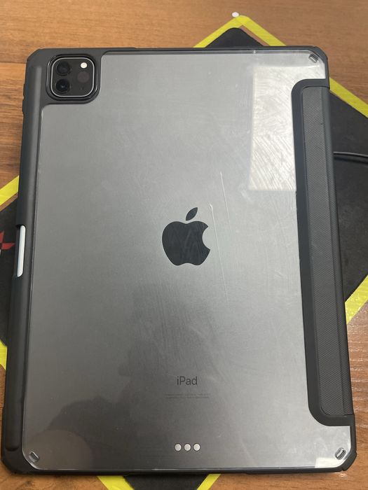 Продам iPad Pro 11-inch (3rd generation) — 1 ТБ / 16 ГБ RAM