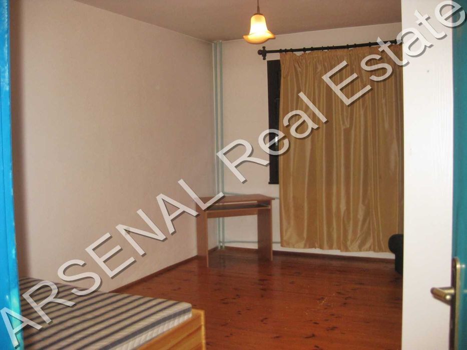 Дава се под наем Тристаен апартамент в София, Редута - 140 кв.м за 847.62 € - Снимка #4