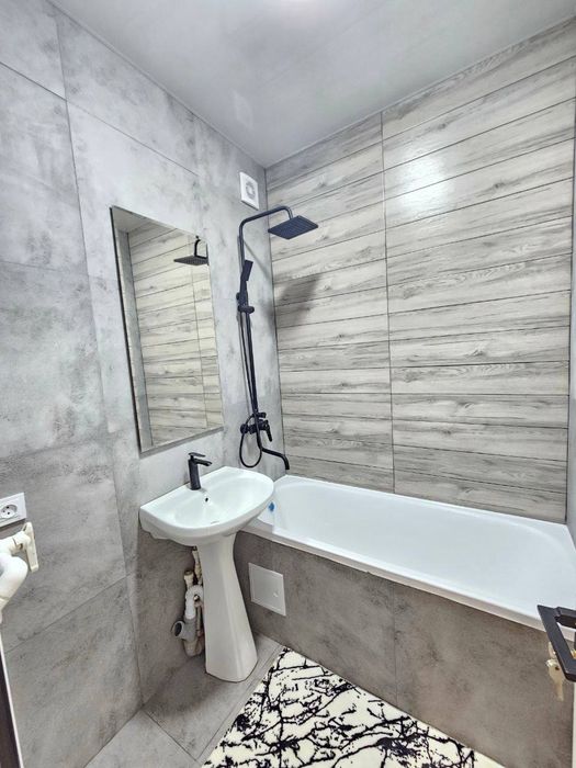 QIZLA OILA CHILANZOR 3 KV  2 Xona 1 EtajdaXAMMA SHaroitlar Bor Srochno