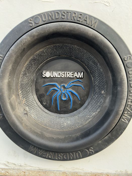 Продам уважаемый мощный моноблок Kicker ZX1500.1 саб Soundstream