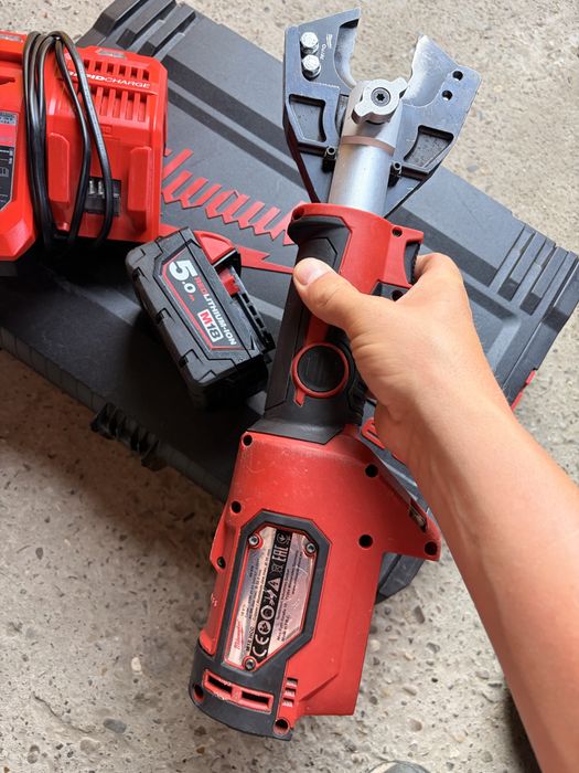 Milwaukee M18 HCC tăietor cabluri