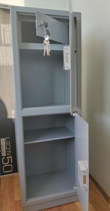 Сейф металлический