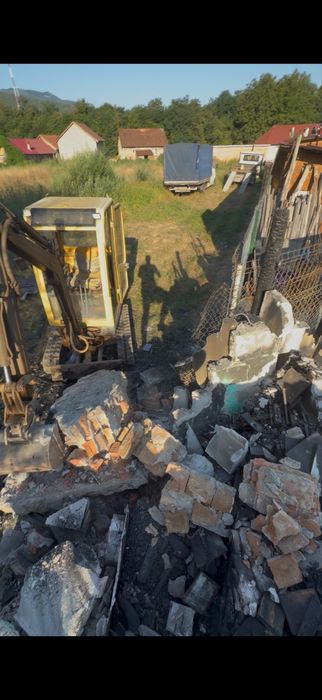 Miniexcavator demolari sapaturi fundatii decopertari nivelare teren evacuare moloz fose septice bransamente