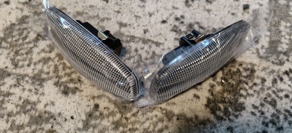 Semnalizator oglinda dinamic pt unele modele Citroen sau Peugeot.
