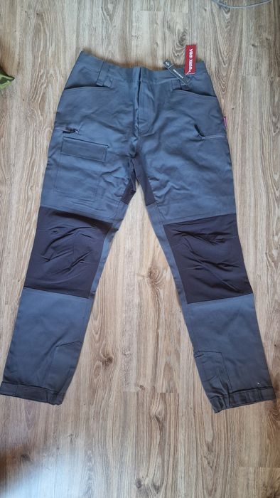 Pantaloni de lucru sau drumeție