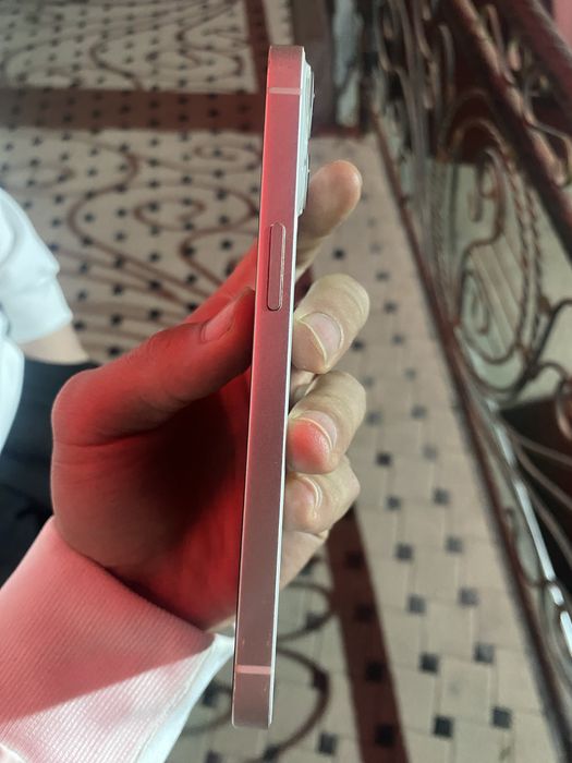 Iphone 13 juda zor holatda