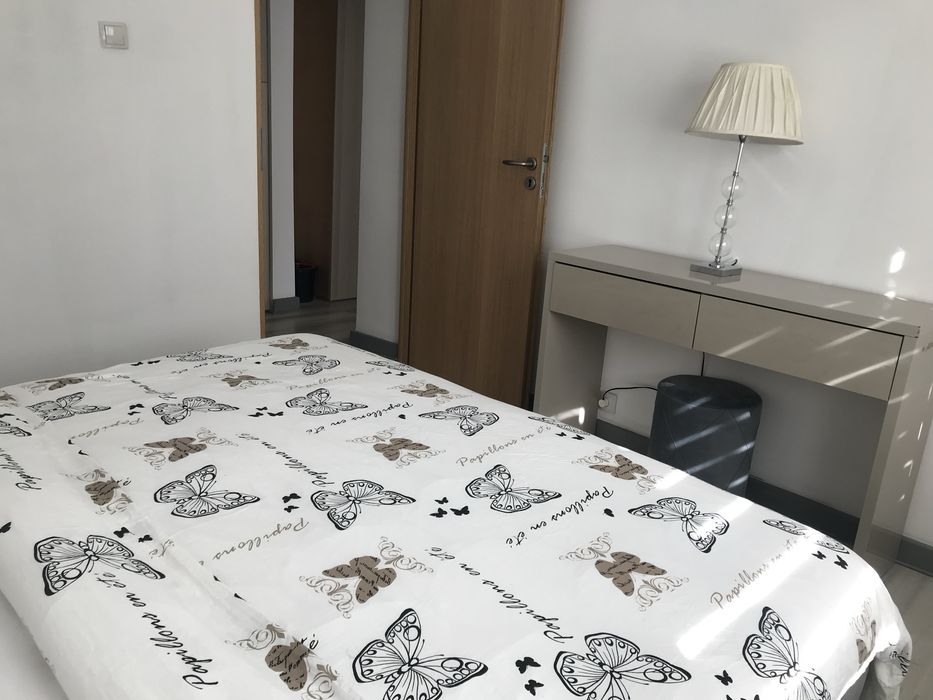 Inchiriez  ap. 3 cam Decebal, et.1