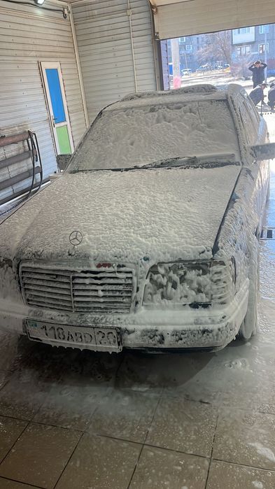 Машина Мерседес  хорошем состоянии