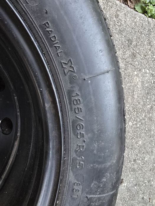 Vând Roată rezervă Logan nefolosită (jantă oțel + anvelopă) 185/65 R15