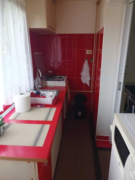 Garsoniera spatioasa, cu pivnita