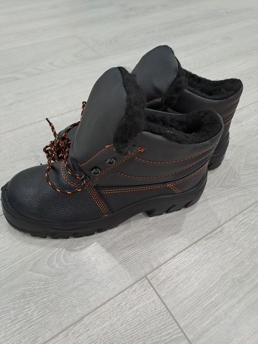 Продам спец.обувь