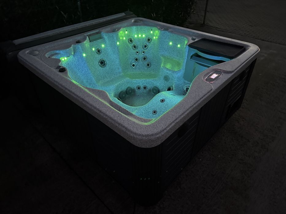 Jacuzzi piscină spa ciubăr