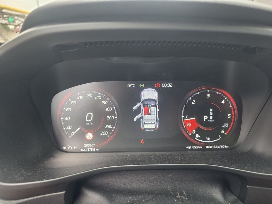 Vând VOLVO XC 40