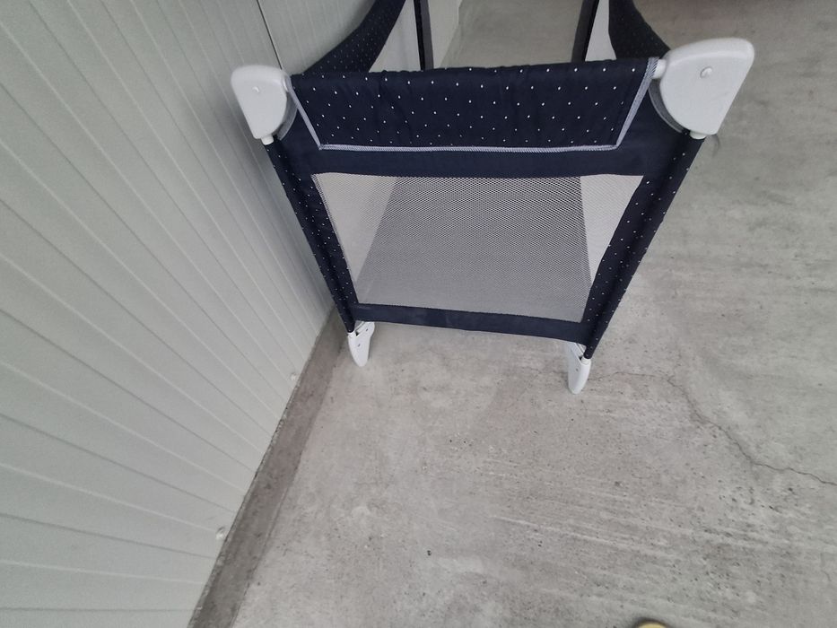 Vând pătuț pentru bebeluși