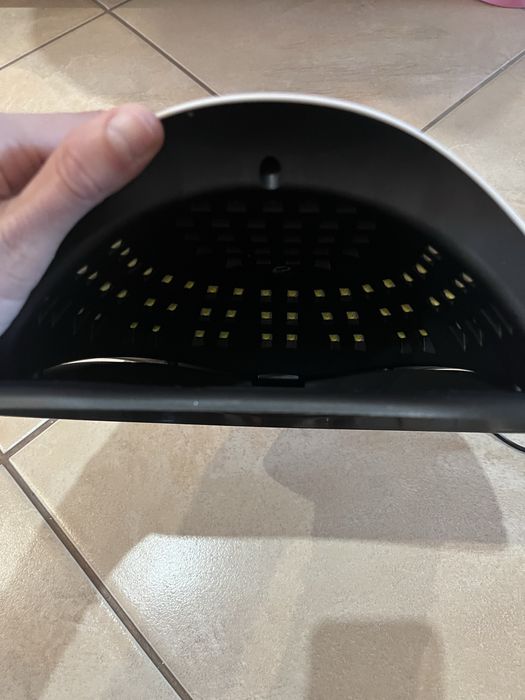 UV/LED лампа за маникюр