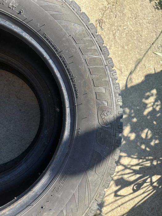 Vând 2 cauciucuri C pentru dubă – Lassa 235/65 R16C