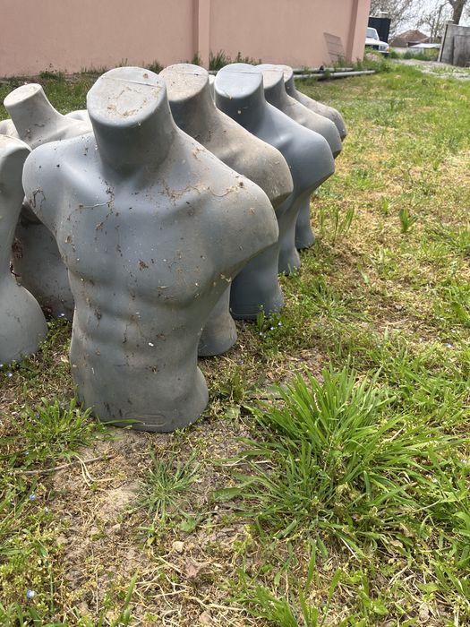 Манекени за дрехи