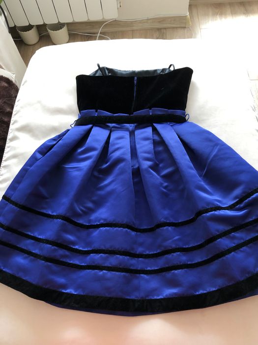 Елегантна рокля на BETSEY JOHNSON