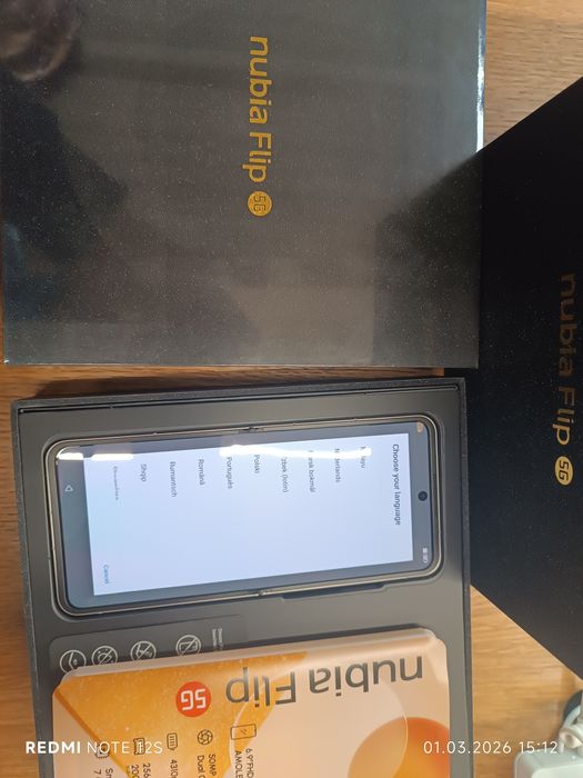 Telefon mobil ZTE nubia FLIP, Dual SIM, 8GB RAM, 256GB, 5G , Gold