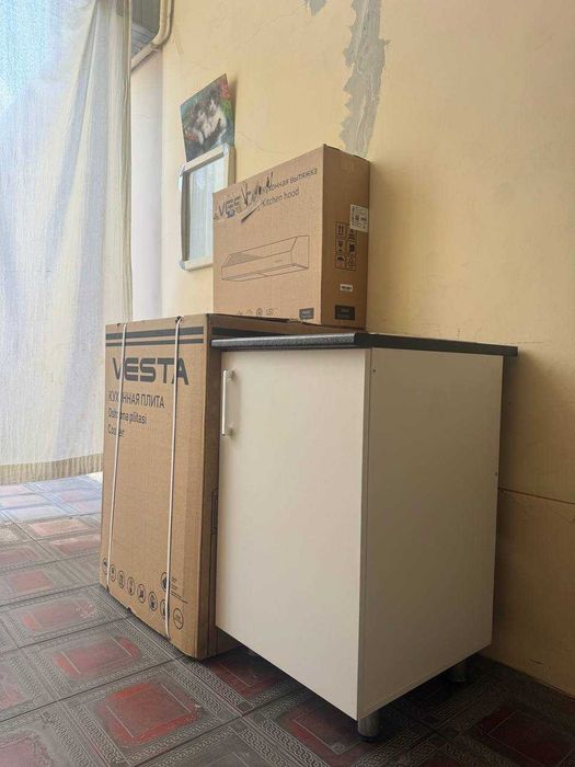 Новая газ плита 4х и вытяжка VESTA, шкаф мойка бонус