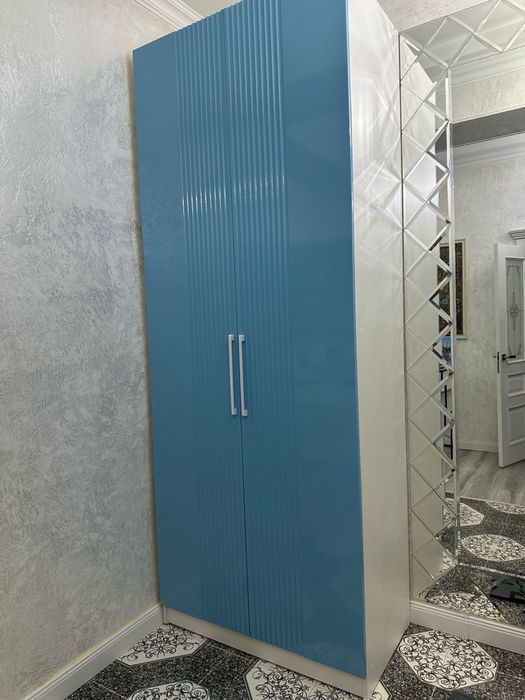 Продам 2 шифоньера в прихожку