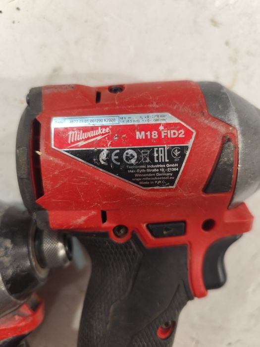 Безчетков акумулаторен импактдрайвър Милуоки Milwaukee M18 FID2