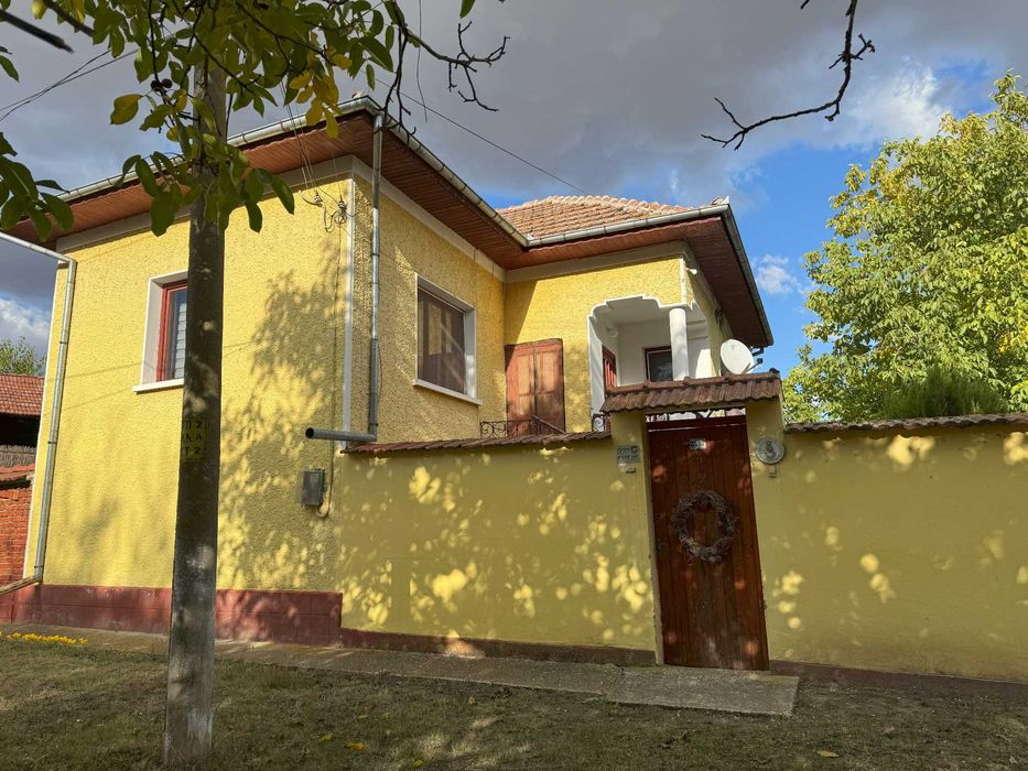 Продавам къща с.ОБНОВА