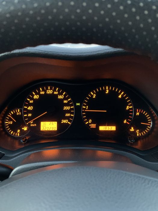 Vând Toyota Avensis 2.0