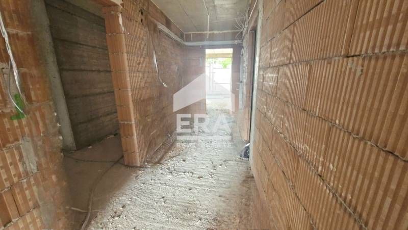 Продава се Четиристаен апартамент в Варна, м-т Св. Никола - 158 кв.м за 2108 €/кв.м - Снимка #3