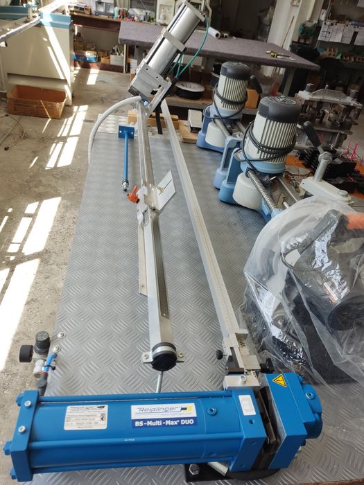 Щанци за пвц обков и щанца за алуминиеви профили к-т с масата