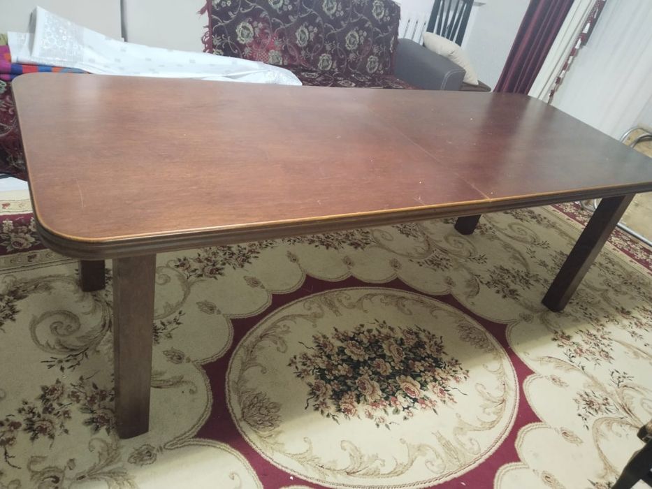 Продам стол с 12 стульями .