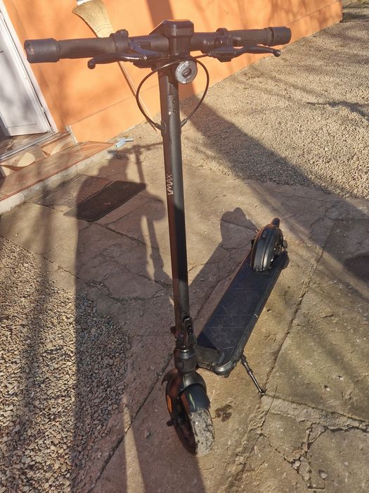 Vând trotineta electrica