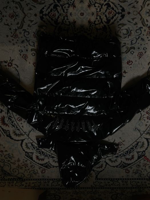Продам куртку Trapstar