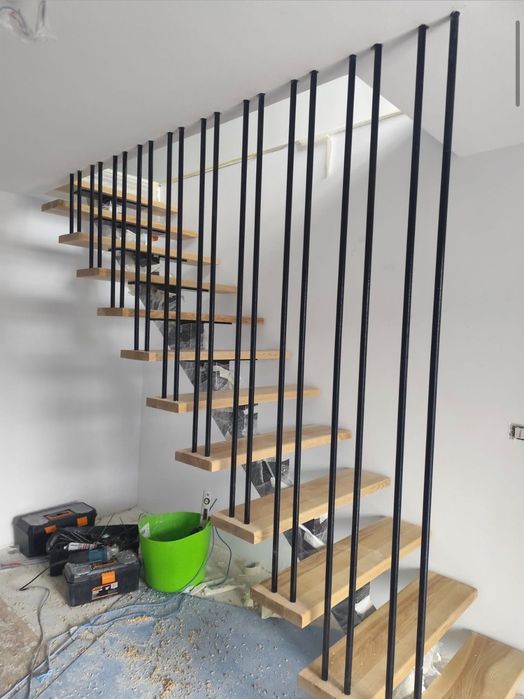Scari metalice de interior