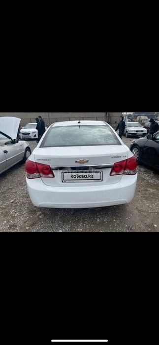 Шевролет круз 2012