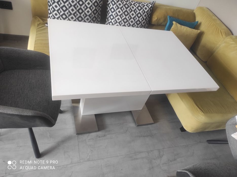 Трапезна маса разтегателна