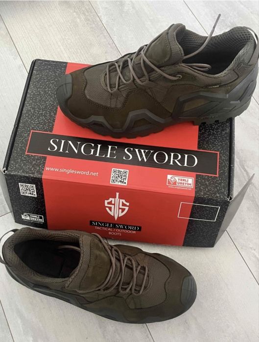 Тактические кроссовки