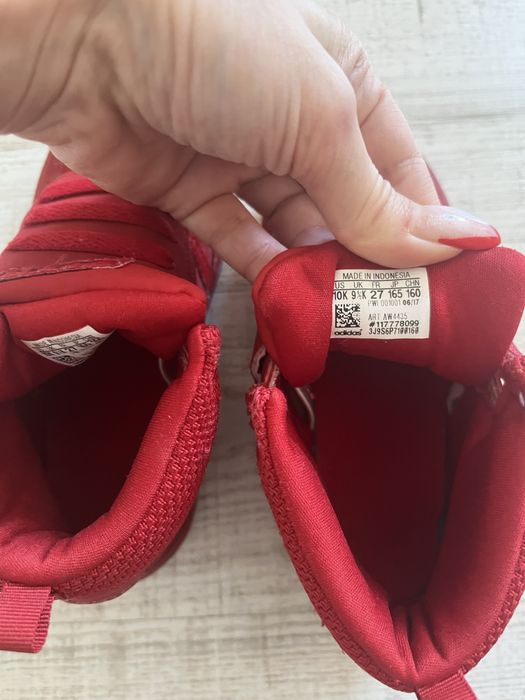 Кецове adidas червени