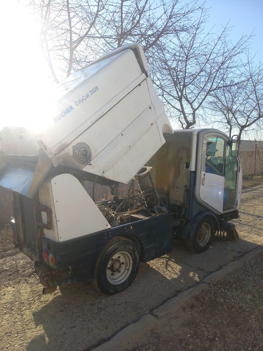 Maturatoare stradala BUCHER citycat 2020 funcționează,cu unele defecte