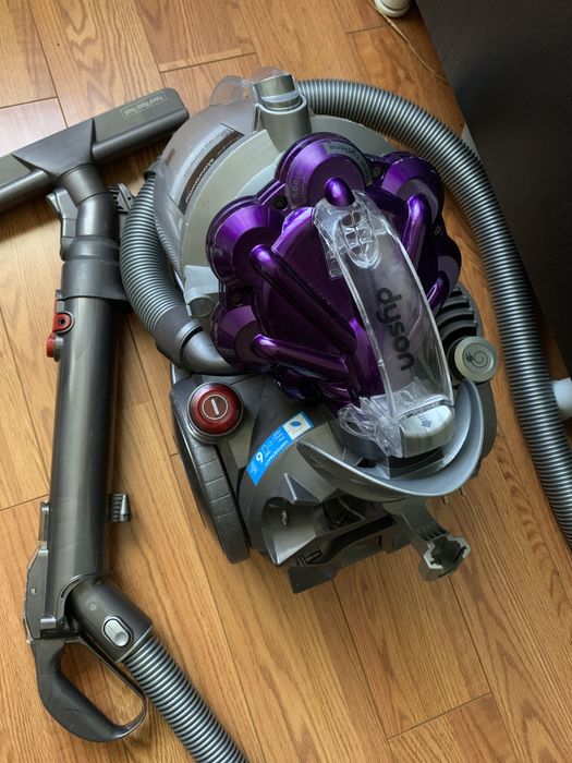 Aspirator Dyson DC 20 Stowaway Allergy parquet