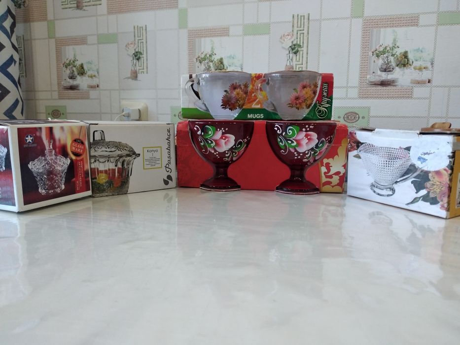 Посуда варенницы, соусница, кружки