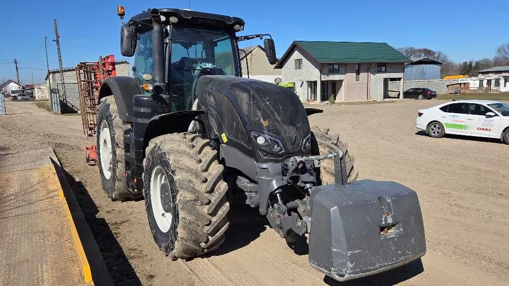 Tractor Valtra S374 Smart Touch