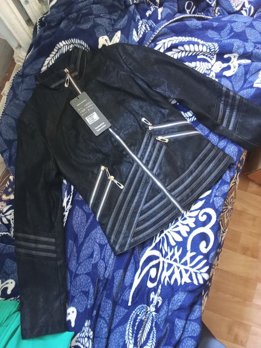 Женская стильная ветровка куртка на лето  можно с вечерним платьем